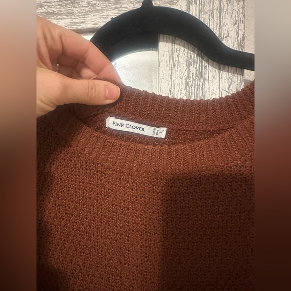 Pink Clover Rust Sweater - Picture 4 of 4